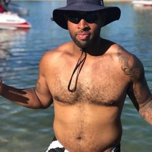 Meet your Posher, Larry